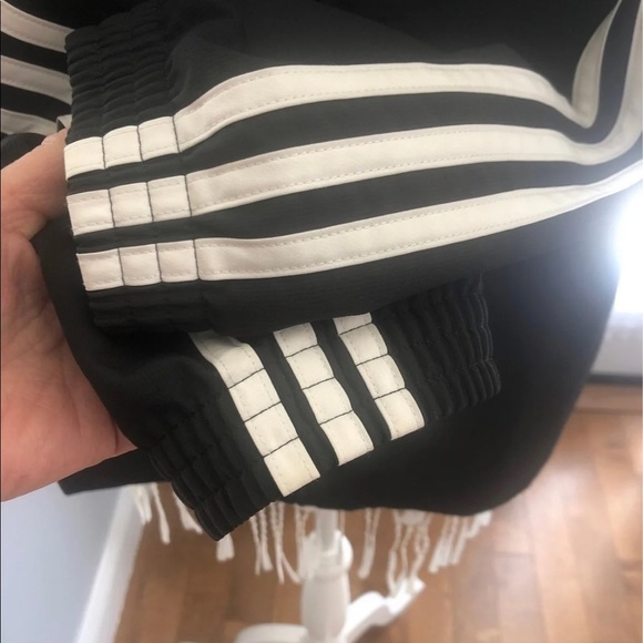 Adidas  ESSENTIALS 3-STRIPES WOVEN WINDBREAKER - Picture 8 of 12